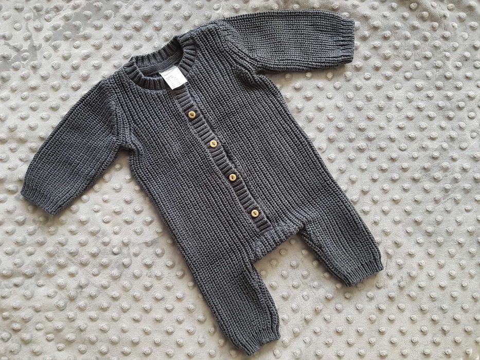 Kombinezon / pajacyk / rampers gubszy  (sweterkowy materiał) r.56, h&m