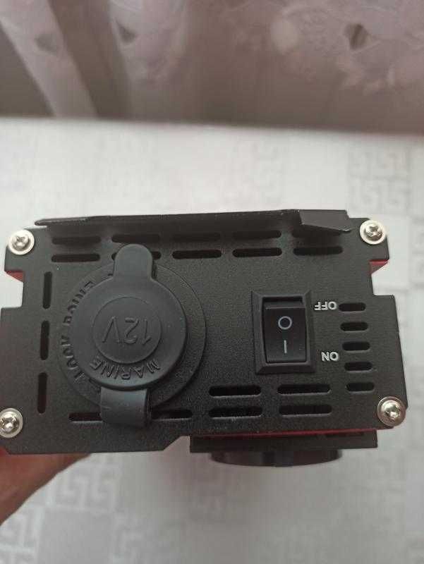 Універсальний перетворювач напруги Power Inverter 4000W, 800 Вт.