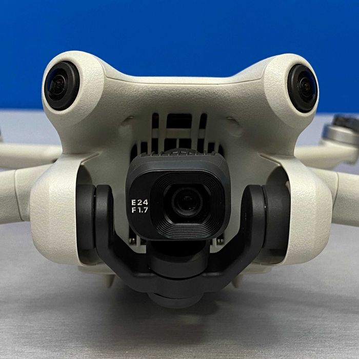 DJI Mini 4 Pro Fly More Combo (DJI RC 2)