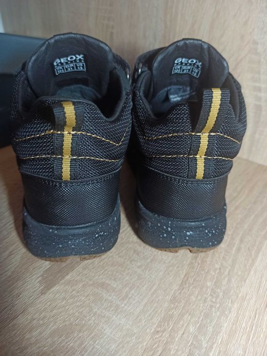 31 розмір Дитячі утеплені демісезонні шкіряні черевики Geox Flexyper