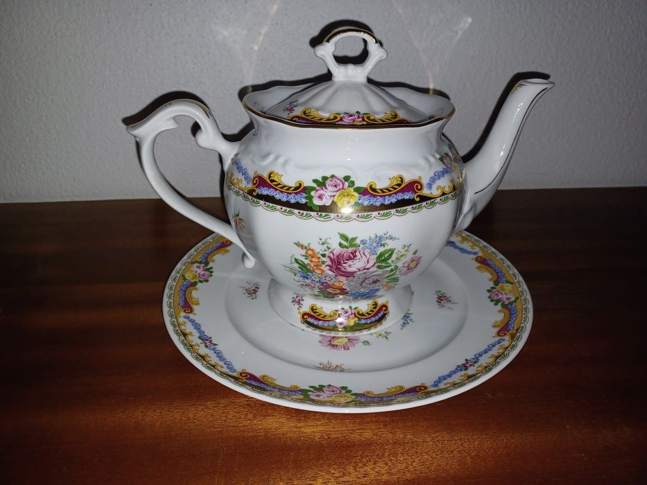 Bules de coleção em porcelana