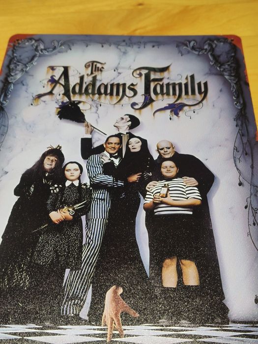 Zawieszka metalowa do powieszenia Rodzina Adamsów Family Adams 20x30 c