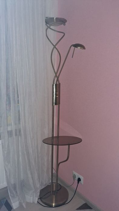 Лампа напольна під ремонт