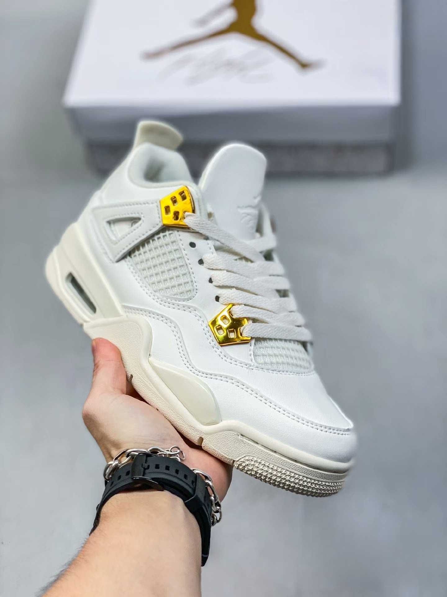 Jordan 4 Retro Metallic Gold R.45