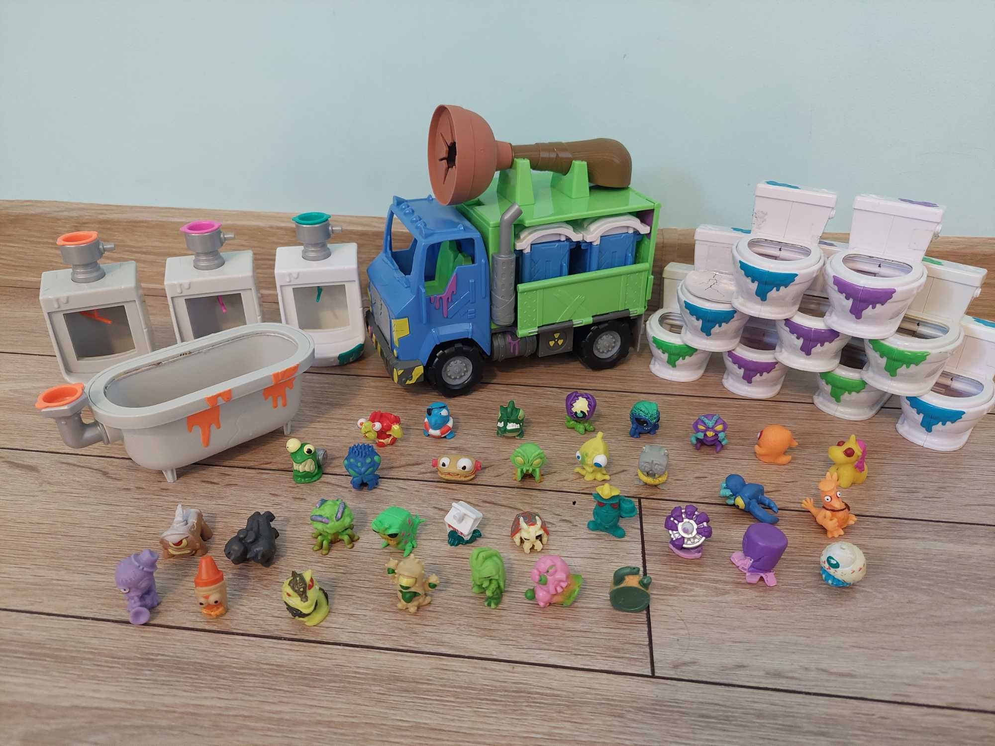 Flush force figurki pojazd auto pisuar wanna kibelek toaleta