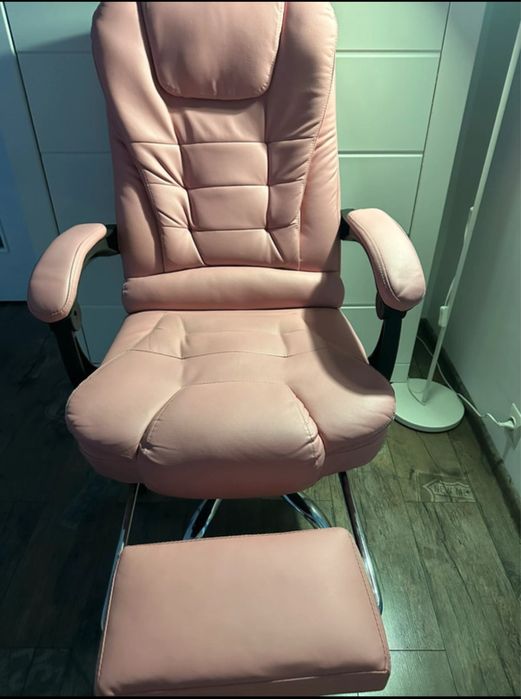 Krzeslo fotel biurowy z podnożkiem