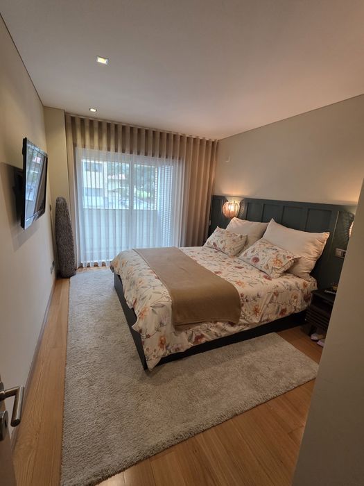 Apartamento T3 com terraço e box p 2 carros