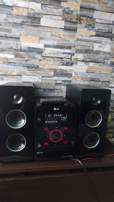 Sprzedam wieże LG FA162