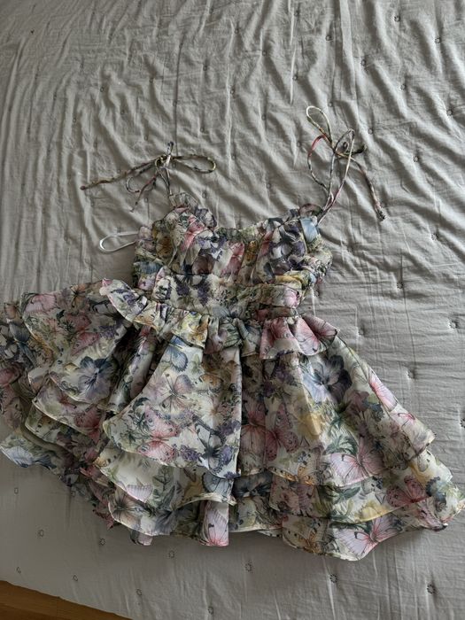 Нова сукня.