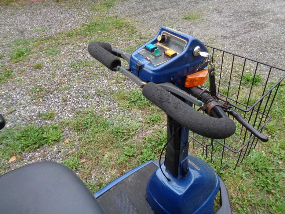 SKUTER ELEKTRYCZNY wózek inwalidzki trójkołowy