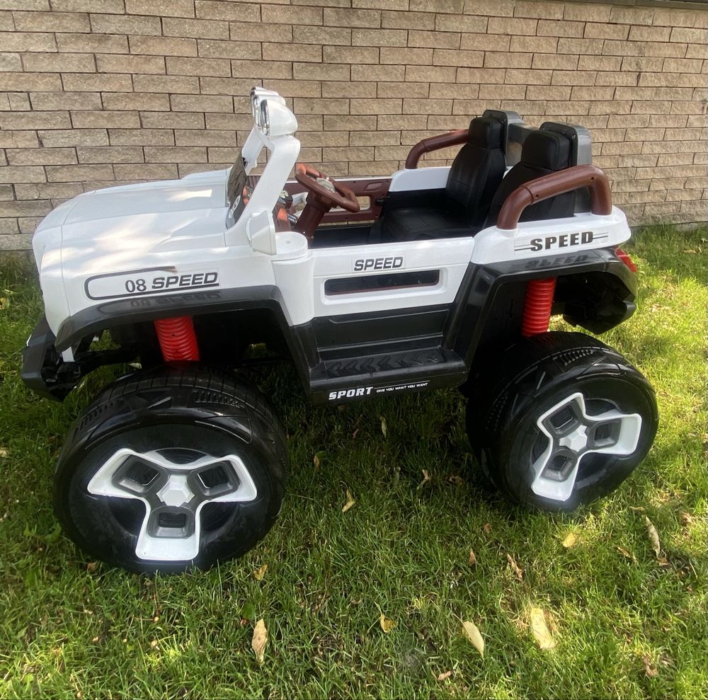 Електроавтомобіль джип двохмісний bambi M Jeep
