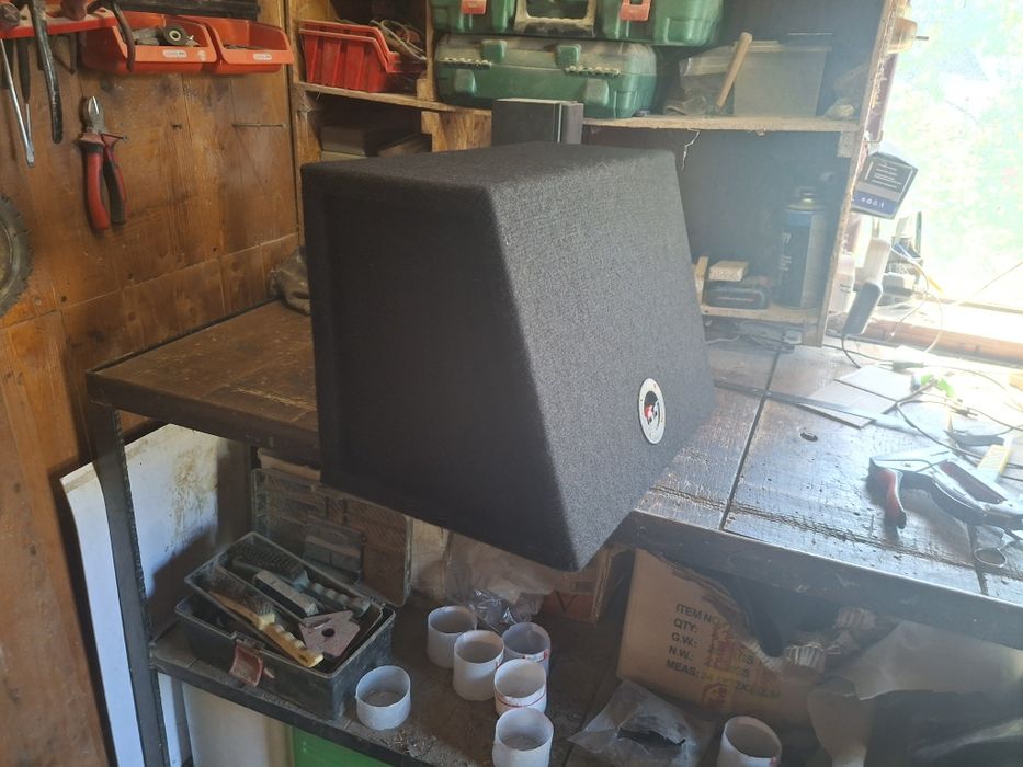 Короб для сабвуфера 12 дюймів фазоінверторний