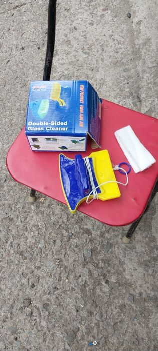 Магнитная щётка для мытья окон