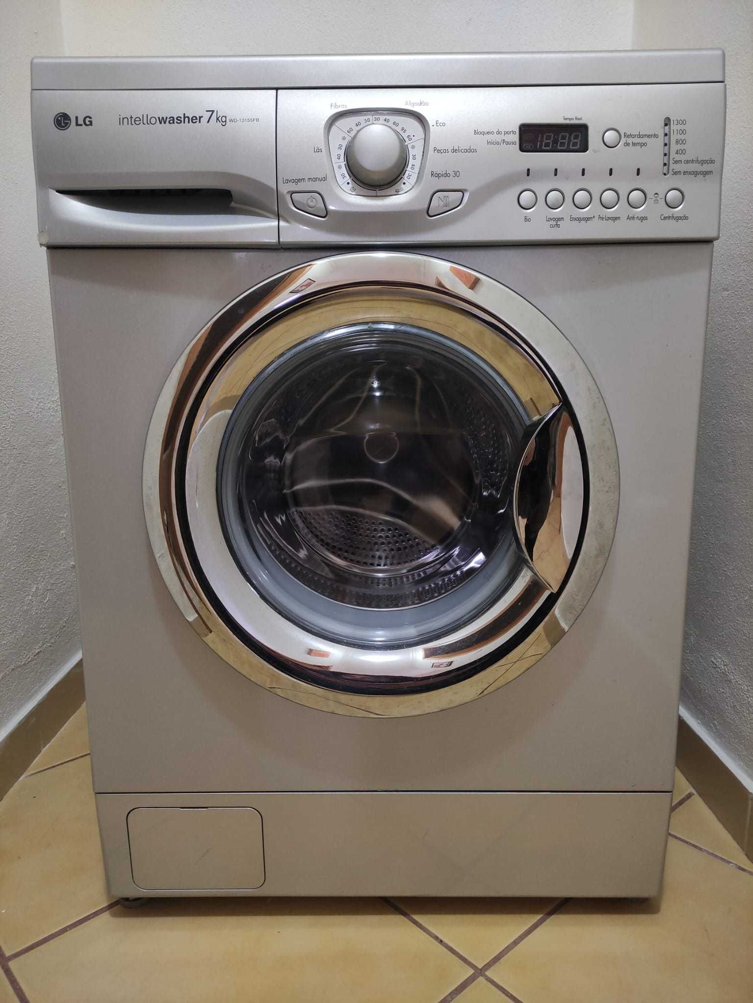 Maquina de lavar roupa
