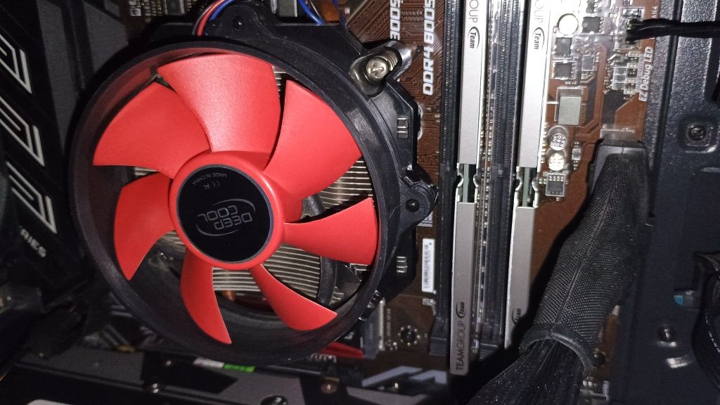 Материнська плата з процесором i5 9400F