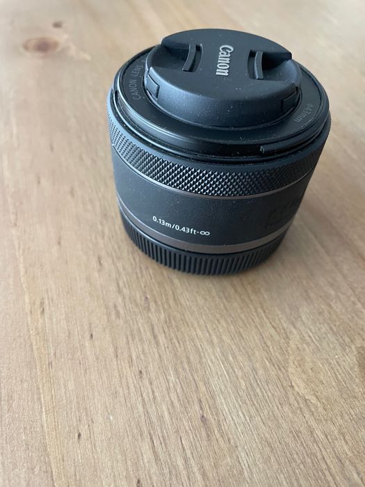 Objetiva CANON RF 16mm f/2.8 STM