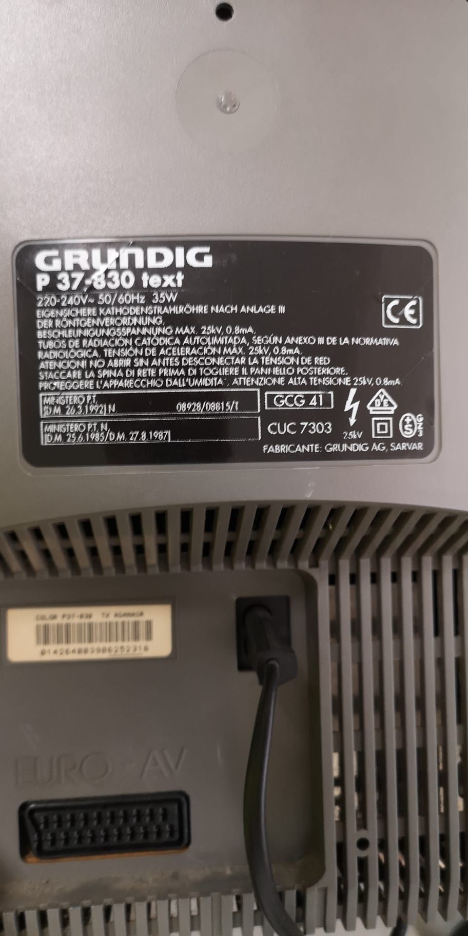 Televisão Grundig cores ecran 37cm