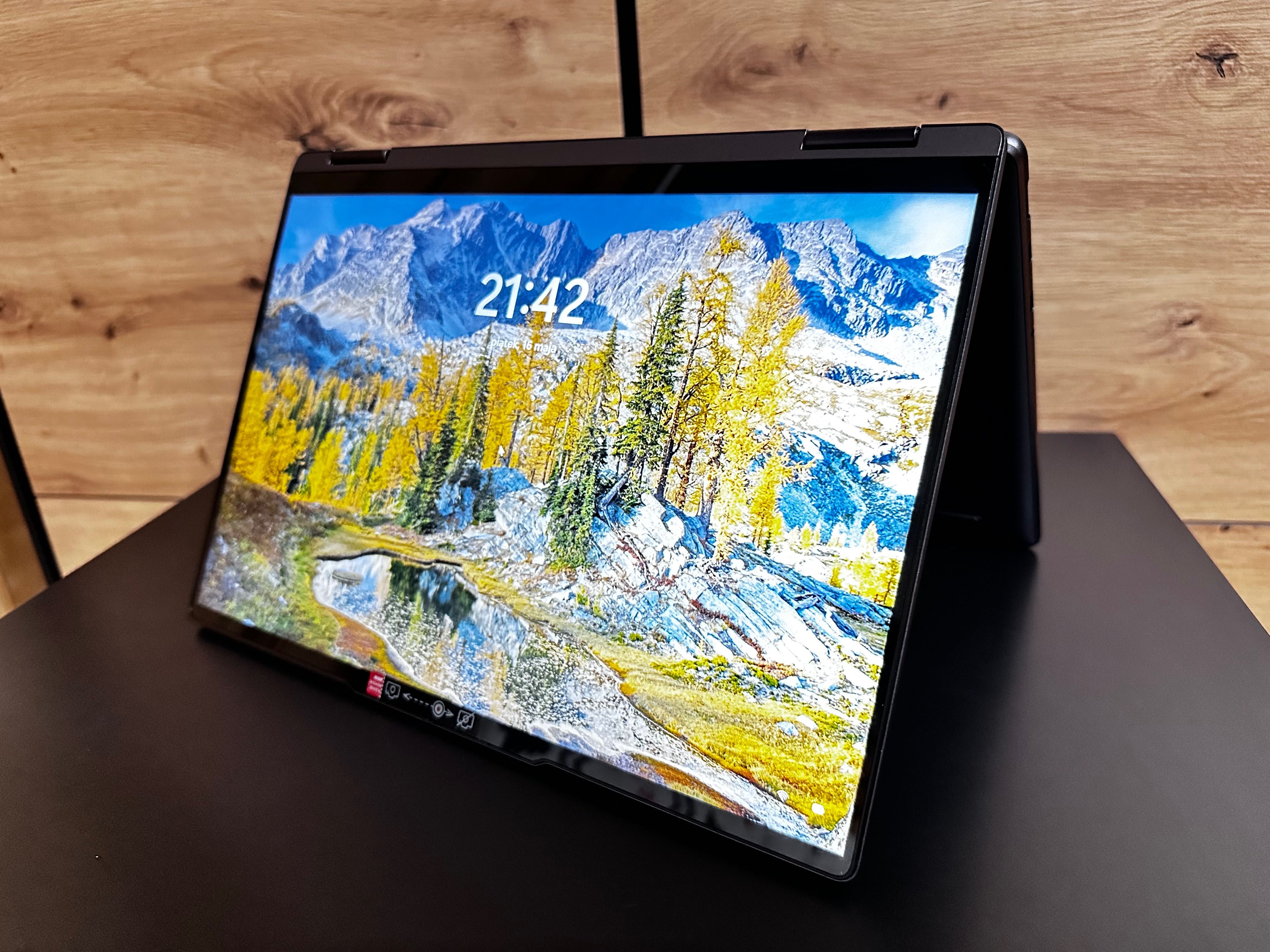 Lenovo Yoga 7 2-in-1 14IML9 - Intel Core Ultra 5 125U/16GB RAM/1TB SSD