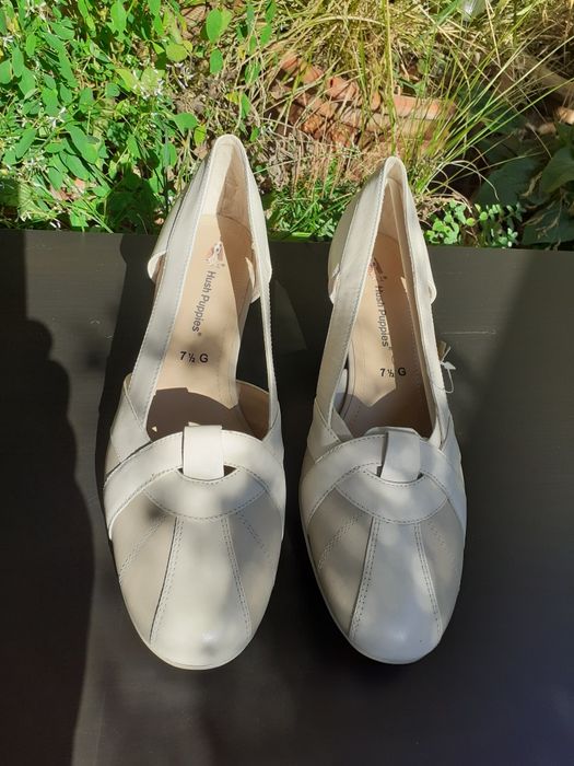 Piękne skórzane czółenka marki Hush Puppies