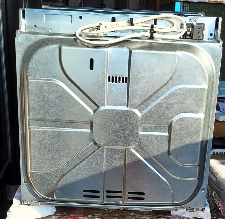 Piekarnik ELECTROLUX EOC8H31Z Elektryczny parowy Czarny A+