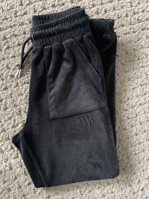 #2 Czarne spodnie welurowe dla dziewczynki r. 134