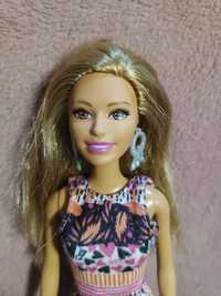 Barbie blondyna w sukience