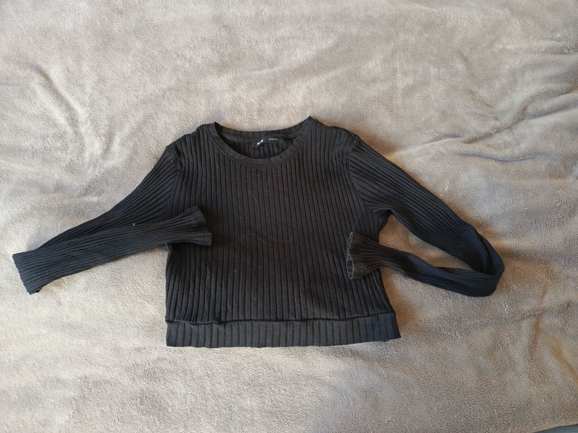 Cropp top z rozcięciem na plecach