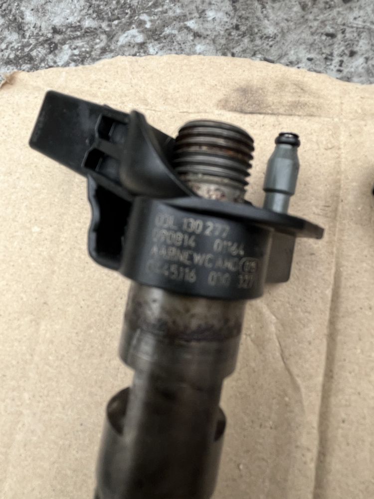 Sprzedam komplet 4szt wtryskiwaczy commonrail 2.0tdi CBA CAG CAH
