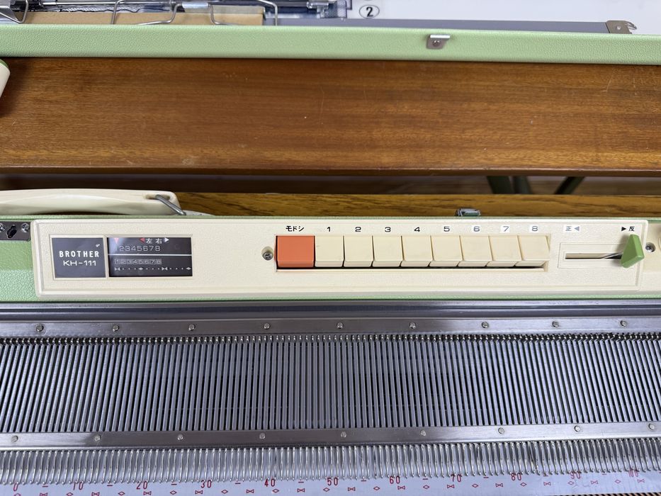 Вязальная машина Brother KH 111, 7 класс