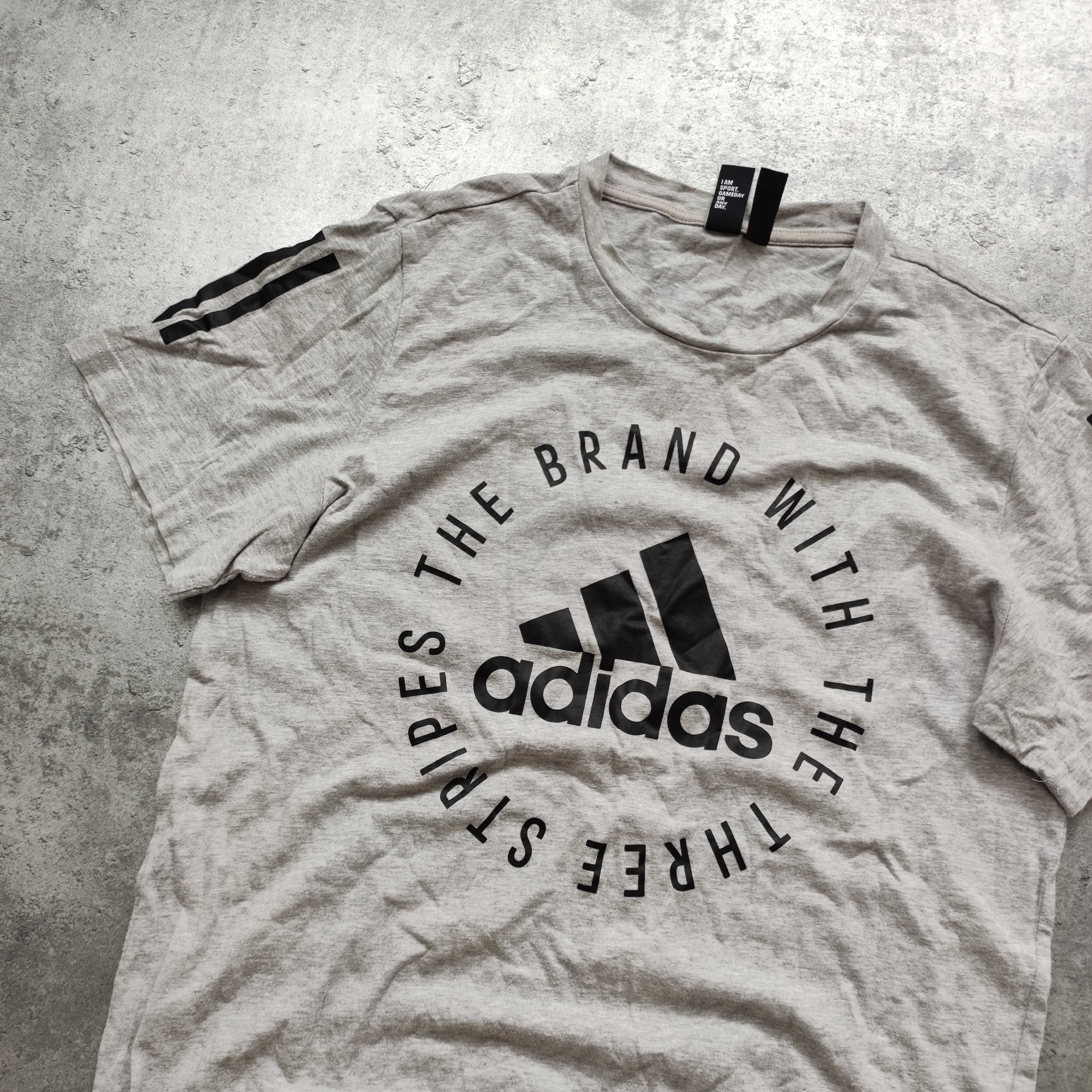 MĘSKA Koszulka Bawełna Duże Logo Adidas The Brand Nadruk Casual Sport