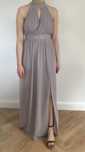 Maxi sukienka dekolt halter ze zdobieniami TFNC London S 36 wesele