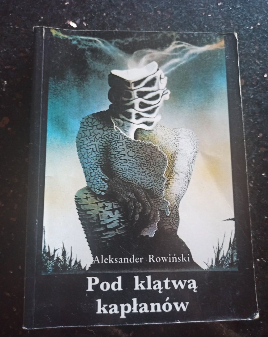 Pod klątwą kapłanów Aleksander Rowiński