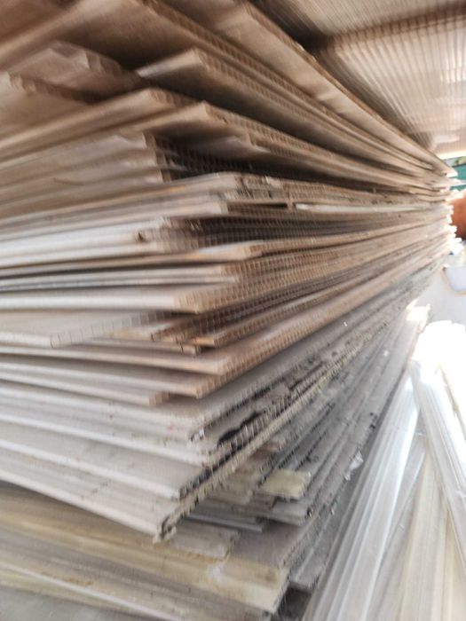 Painel de policarbonato transparente