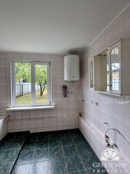 Будинок біля озера| Віта-Литовська, Голосіївський район