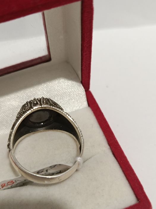 Srebrny sygnet z onyksrm i markazytami rozmiar 23, srebro próby 925