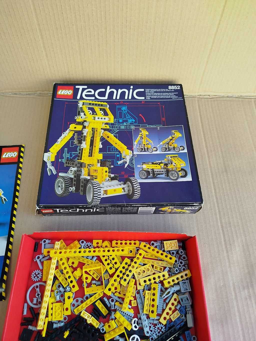 Lego technic  8852 Robot