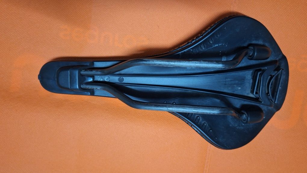 Selim Fizik Antares Versus Evo Adaptive