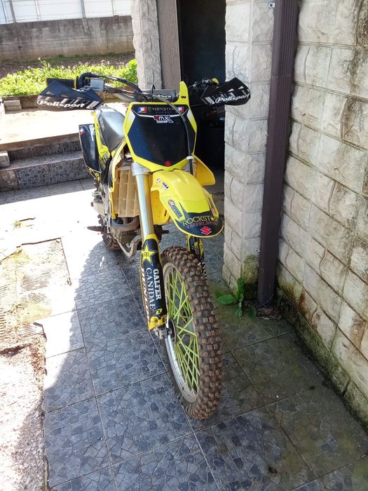 Suzuki Rmz 250 .