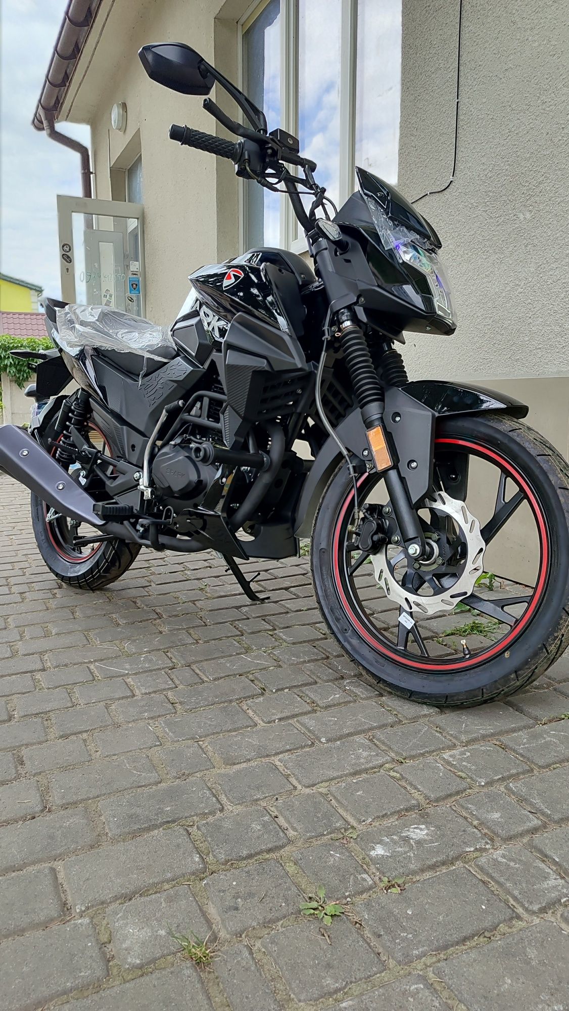 Новенький Spark 200 R32