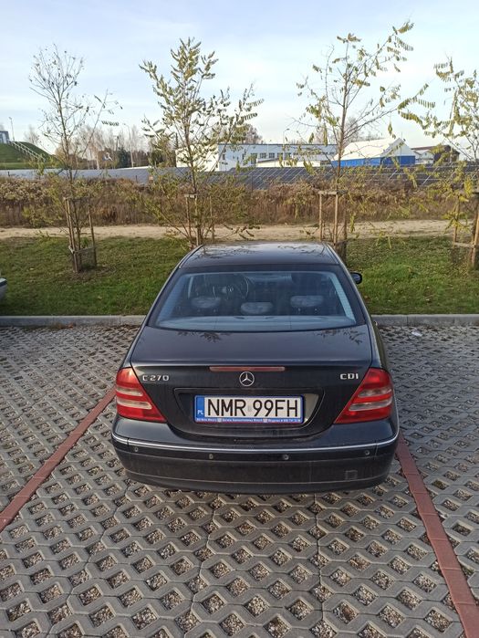 Mercedes- Benz C270