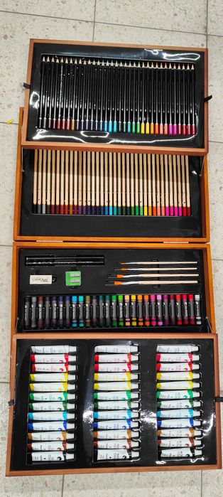 Художній набір для малювання у валізі 168 Фарби Пензлі Олівці Польща