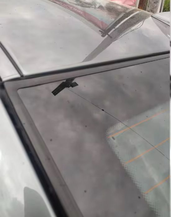 Уплотнитель лобового жабо 1,7м, +Е60 зад і лобове BMW VAG Honda и т.д.