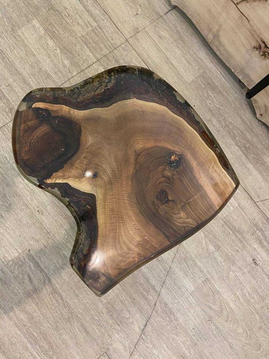 Кавовий стіл з горіху