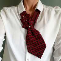 Krawat damski - ozdoba, dodatek do bluzki, koszuli, swetra, marynarki