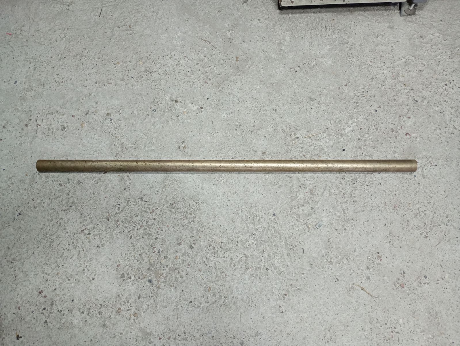 Wałek Mosiężny Pełny pręt fi 35 Długość 107cm