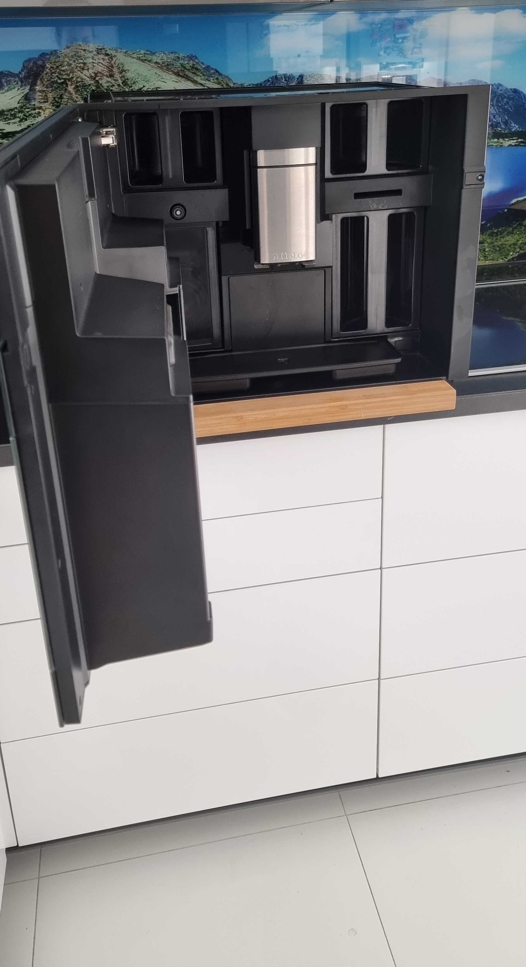 Kawiarka /ekspres Miele CVA 7845 czarny /ObsidianBlack, przyłącze wody