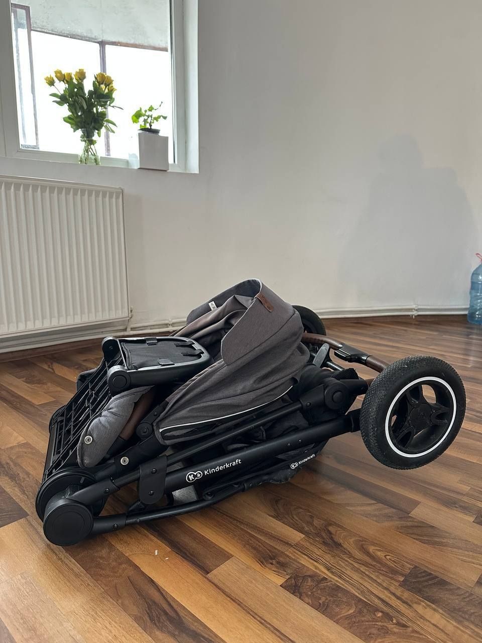Продаю Коляску прогулочную Kinderkraft ALL ROAD Серая
Коляска прогулоч