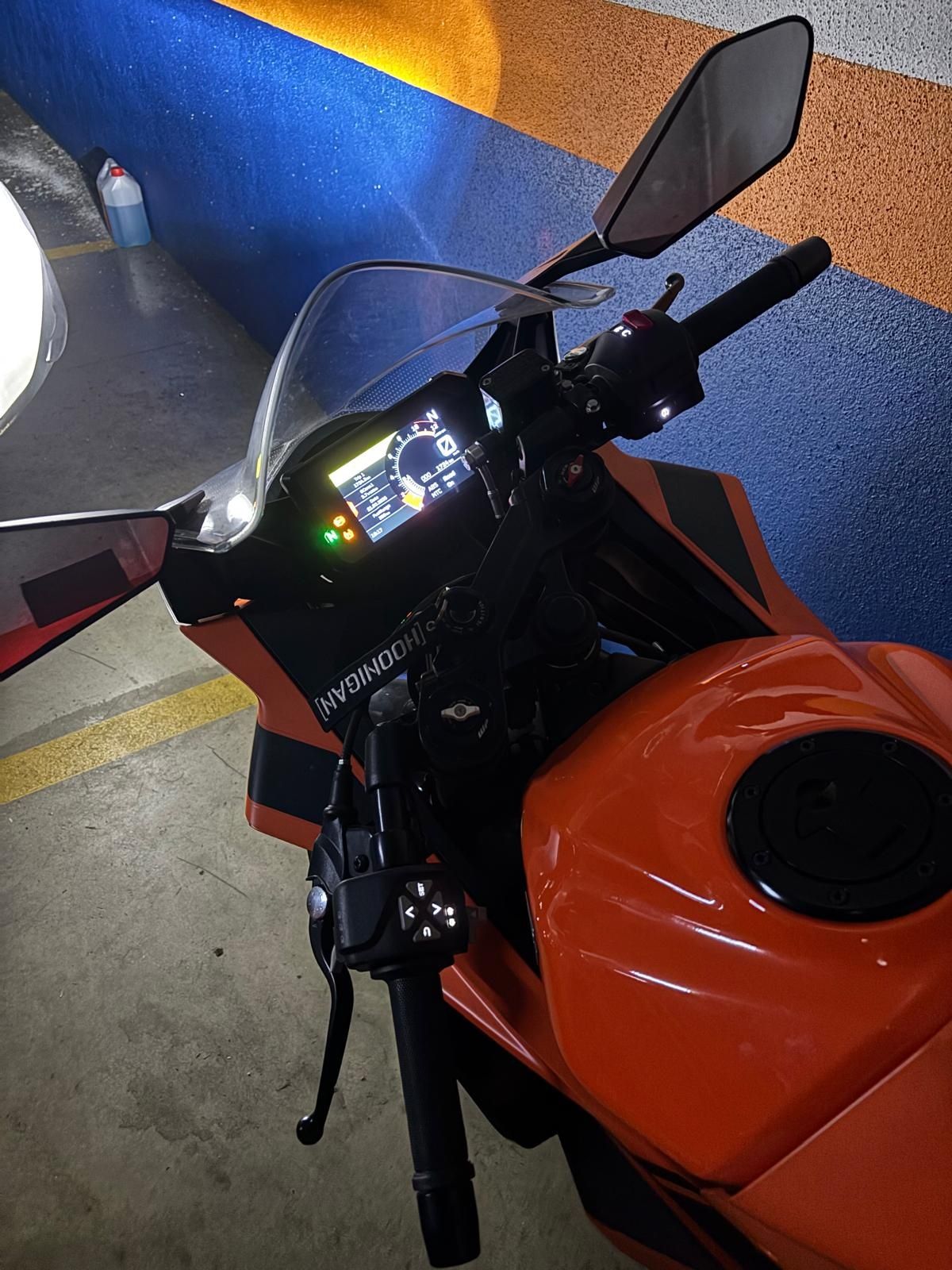 KTM RC 390 de 7/2022 com 1800 km