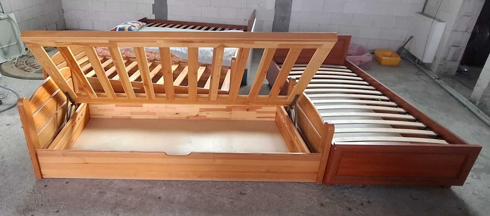 łózko 1 osobowe solidne drewniane gruby materac w komplecie