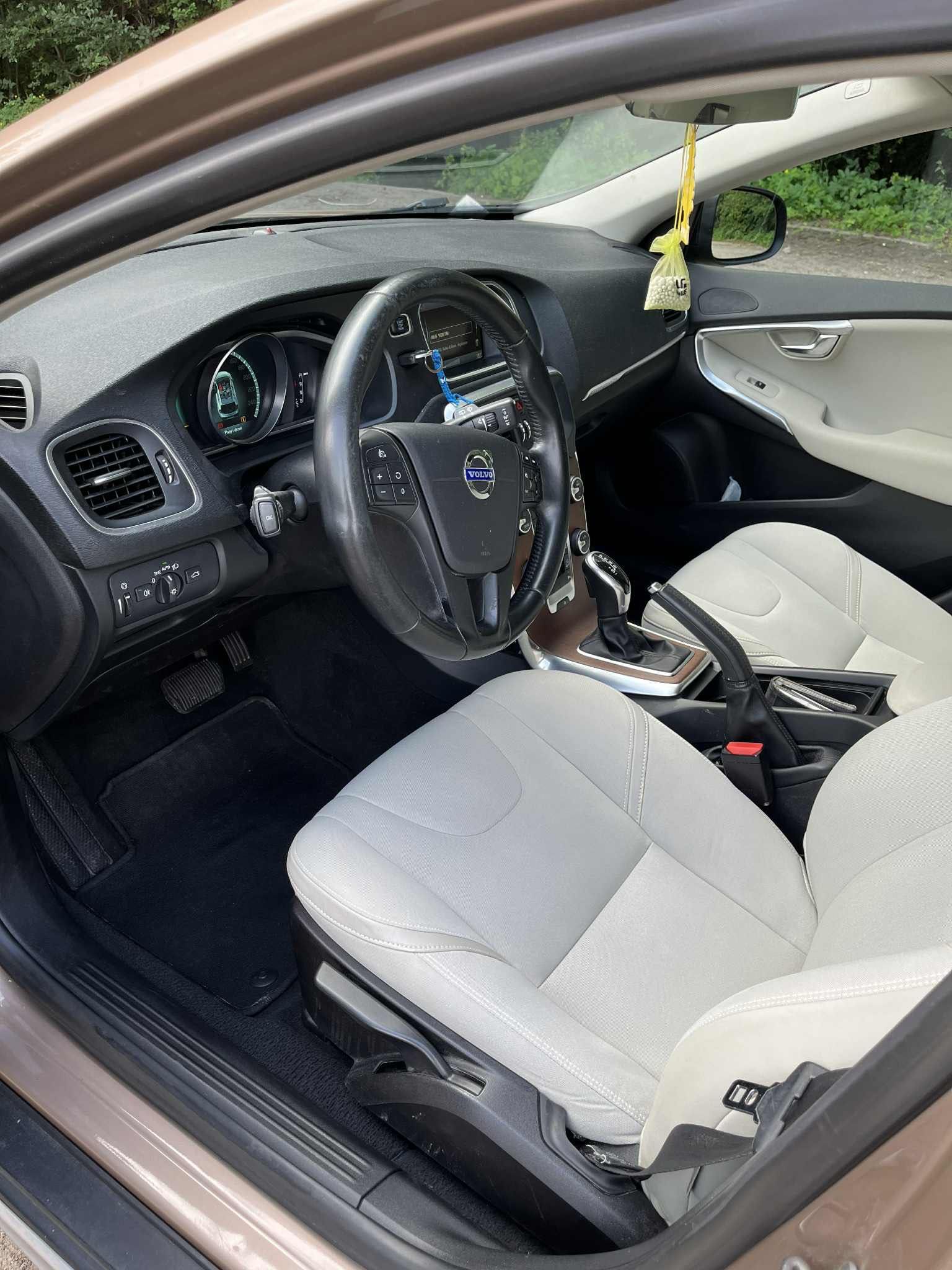 Volvo v40 cross country